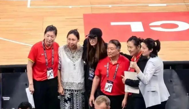 女篮传最新消息！3位焦点人物动态，宫鲁鸣 、李梦、隋菲菲引关注