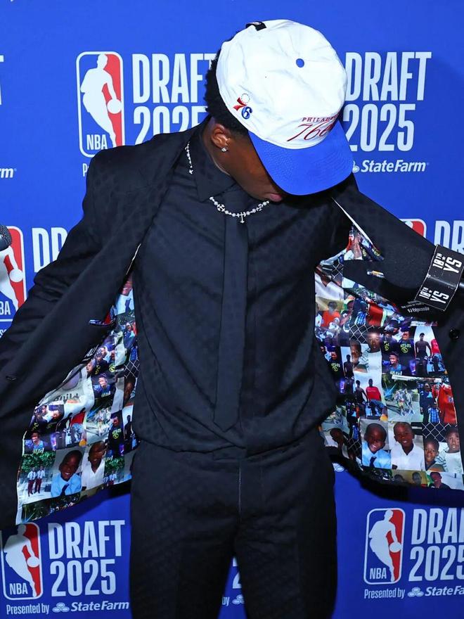 从2400人小岛打进NBA,他才真是“上乔下科”?